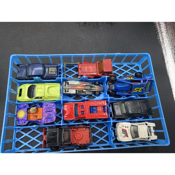 Vintage Tara Toy 24 Car Case Red # 20150 Including 22 Cars Hot Wheels Matchbox - Picture 8 of 16